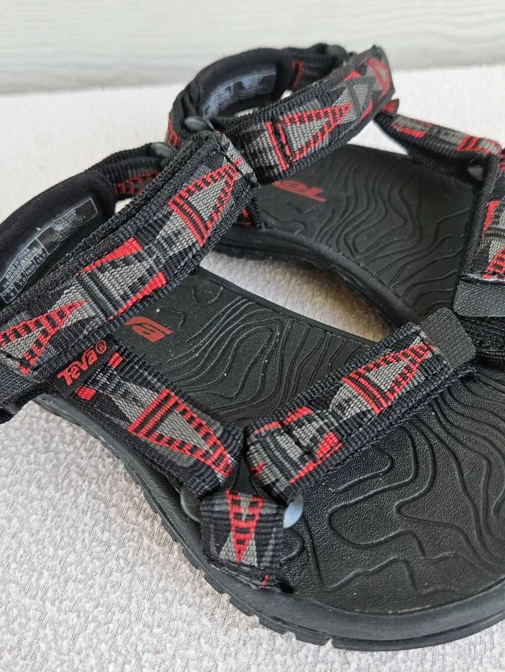 TEVA Hurricane 3 Toddler SZ 8 Outdoor Sandals Red Black Tribal Print Hook & Loop
